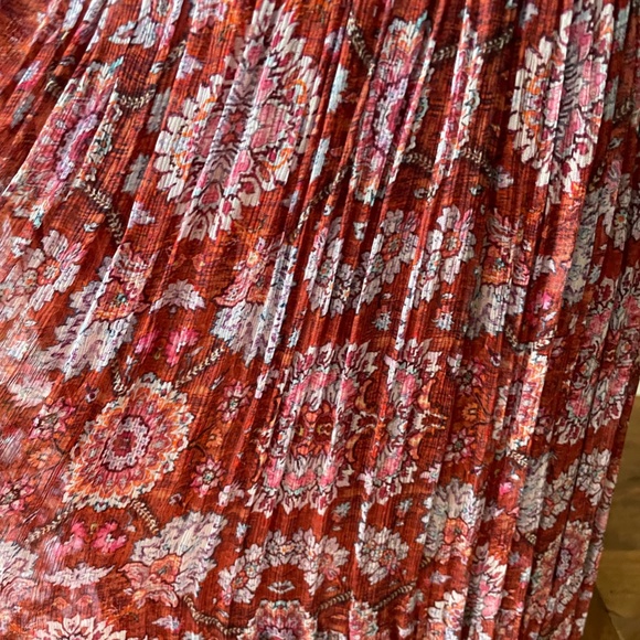 Ne Quittez Pas XS pleated wrap full circle skirt in red floral print - Picture 6 of 8